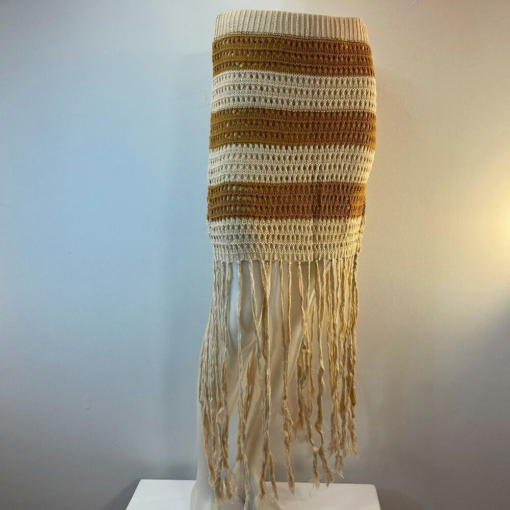 Le Lis Women's Knit Fringe Skirt - Size Medium - NWT